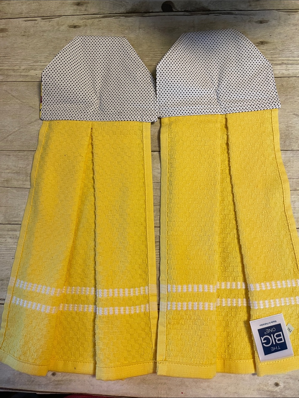 Chickens Sewn Top Hanging Towels Set of 2 Yellow & Black Button Closure - Picture 7 of 8